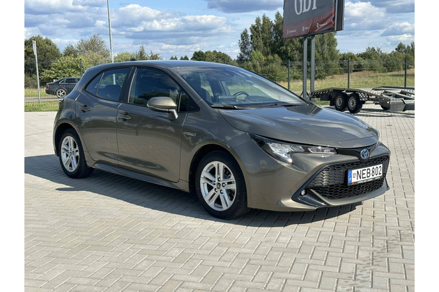 Toyota Corolla interior showing automatic transmission and modern features