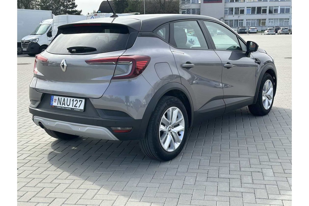 GBY Rent Renault Captur parked in Vilnius city center
