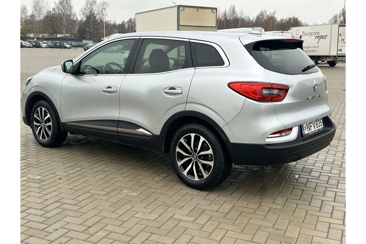 Modern 2022 Renault Kadjar side view for rent