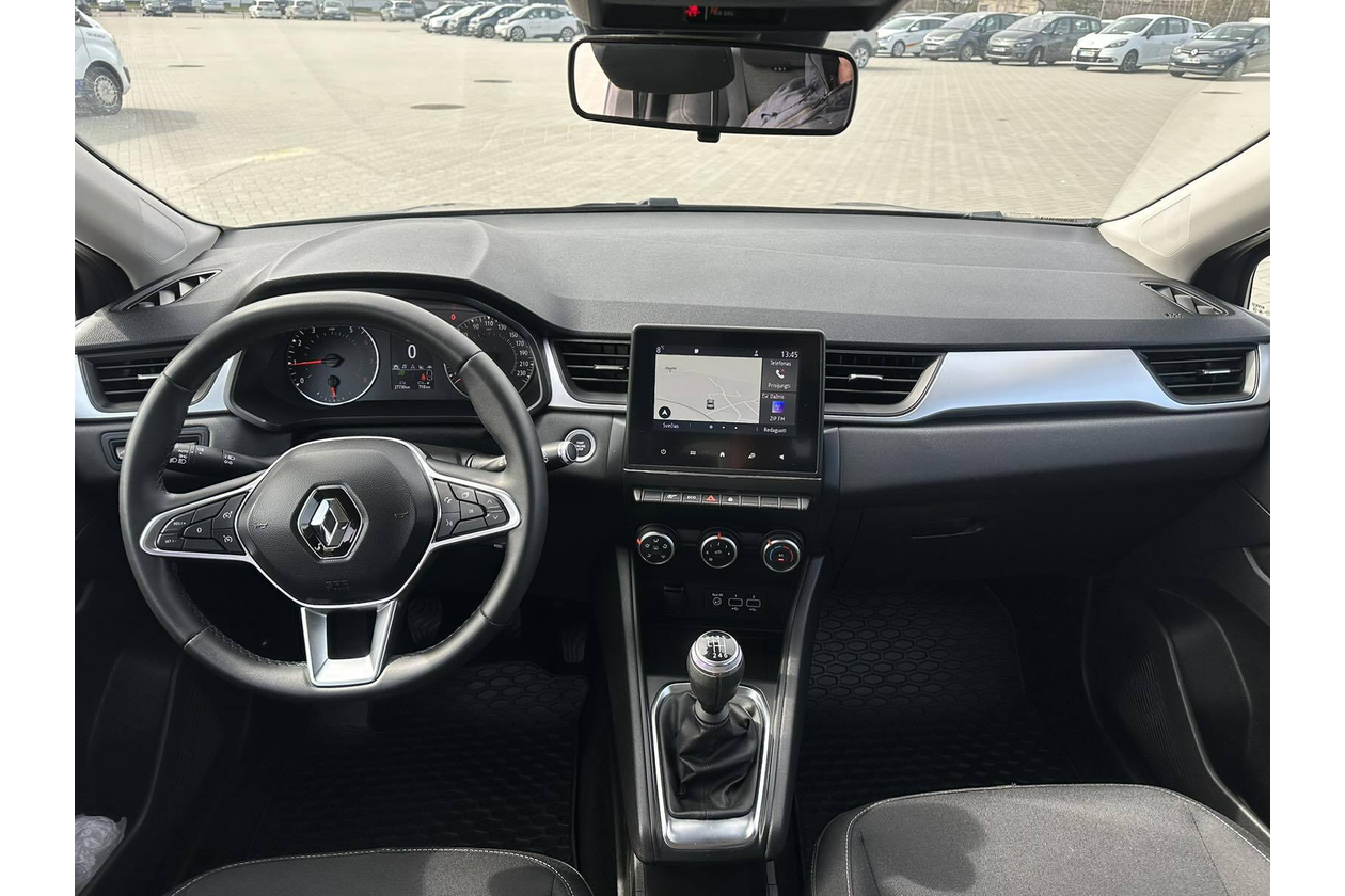 Short-term rental Renault Captur key handover