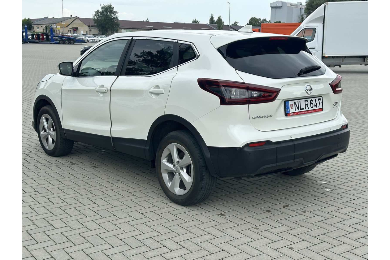 Nissan Qashqai car rental