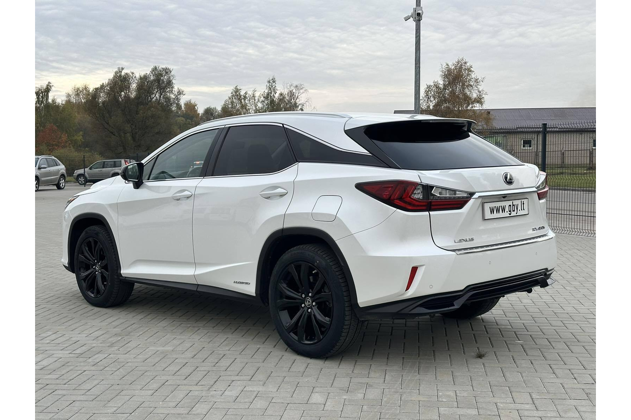 Lexus RX450h car rental