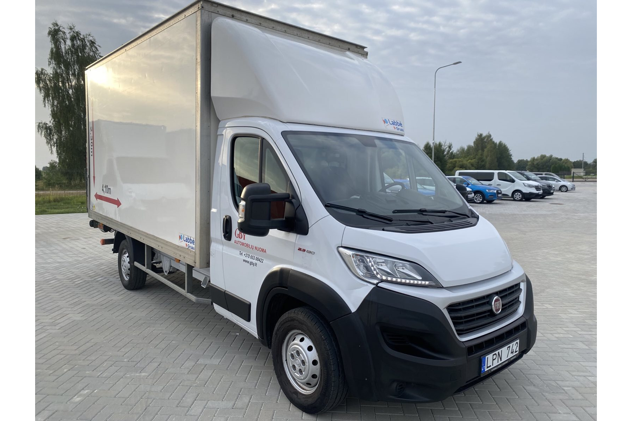 Fiat Ducato commercial car for rent