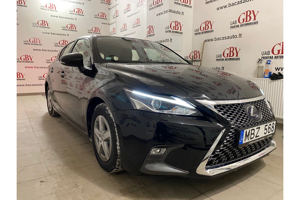 Lexus CT200h automobilių nuoma