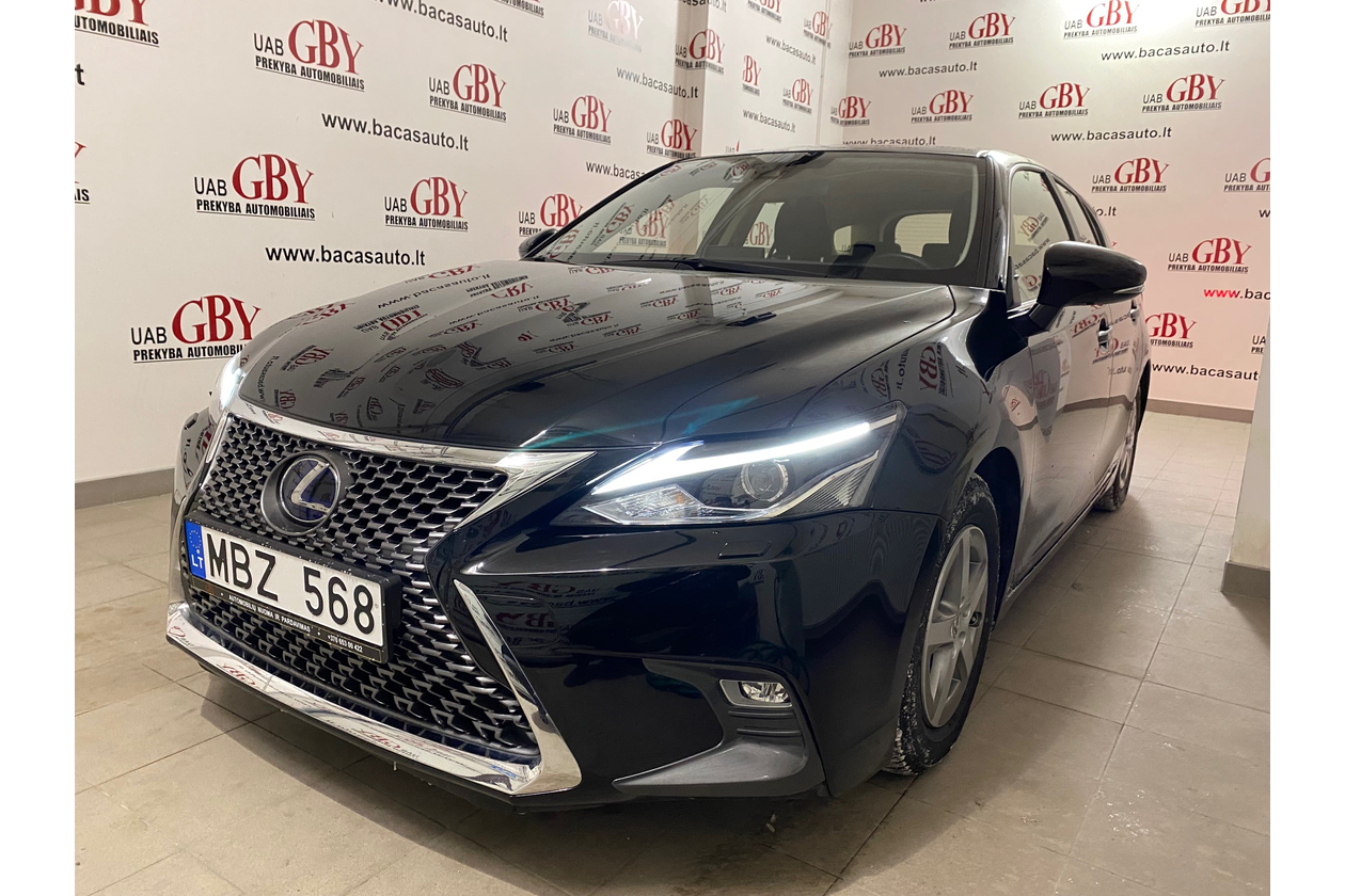 Lexus CT200h automobilių nuoma