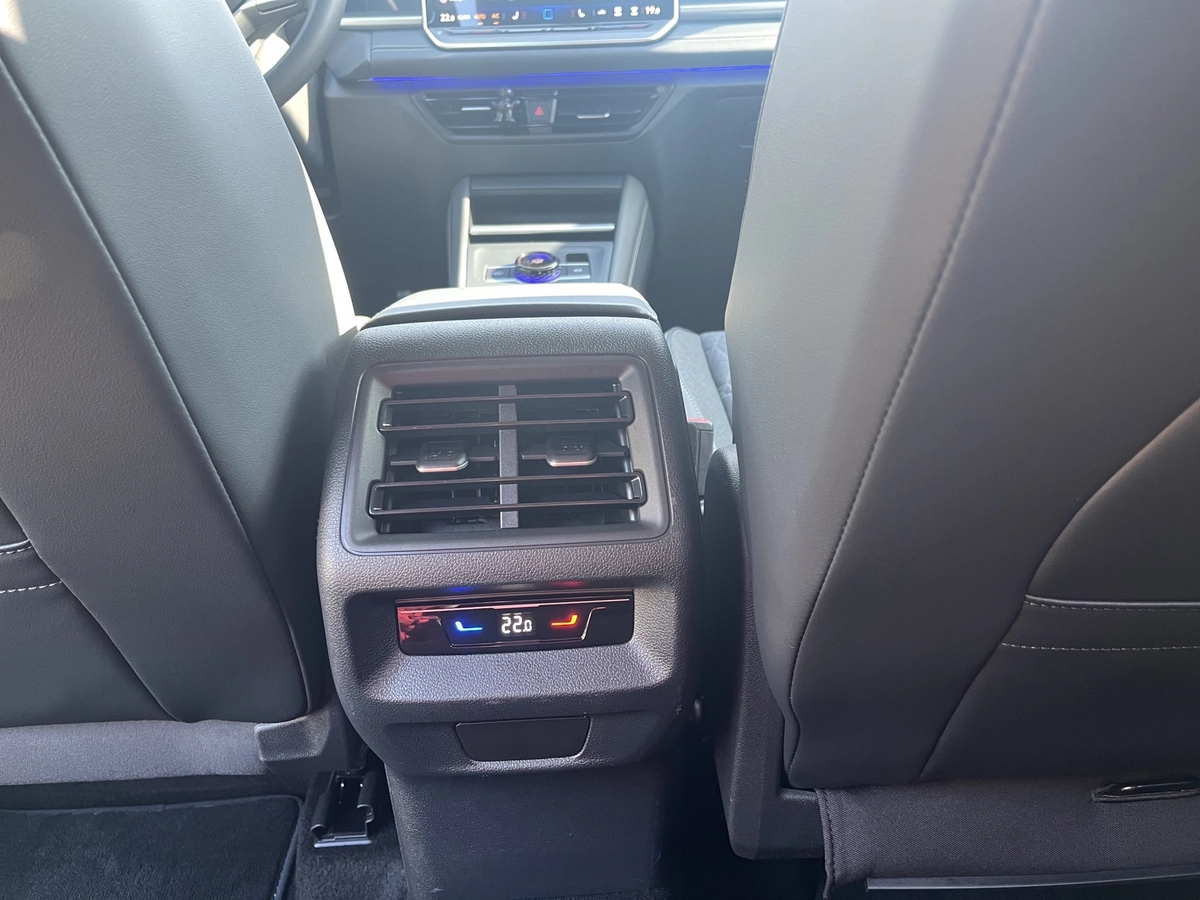 VW Tayron